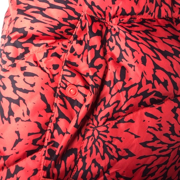 Lands’ End Floral Winter Down Puffer Floral Vest - Picture 6 of 7